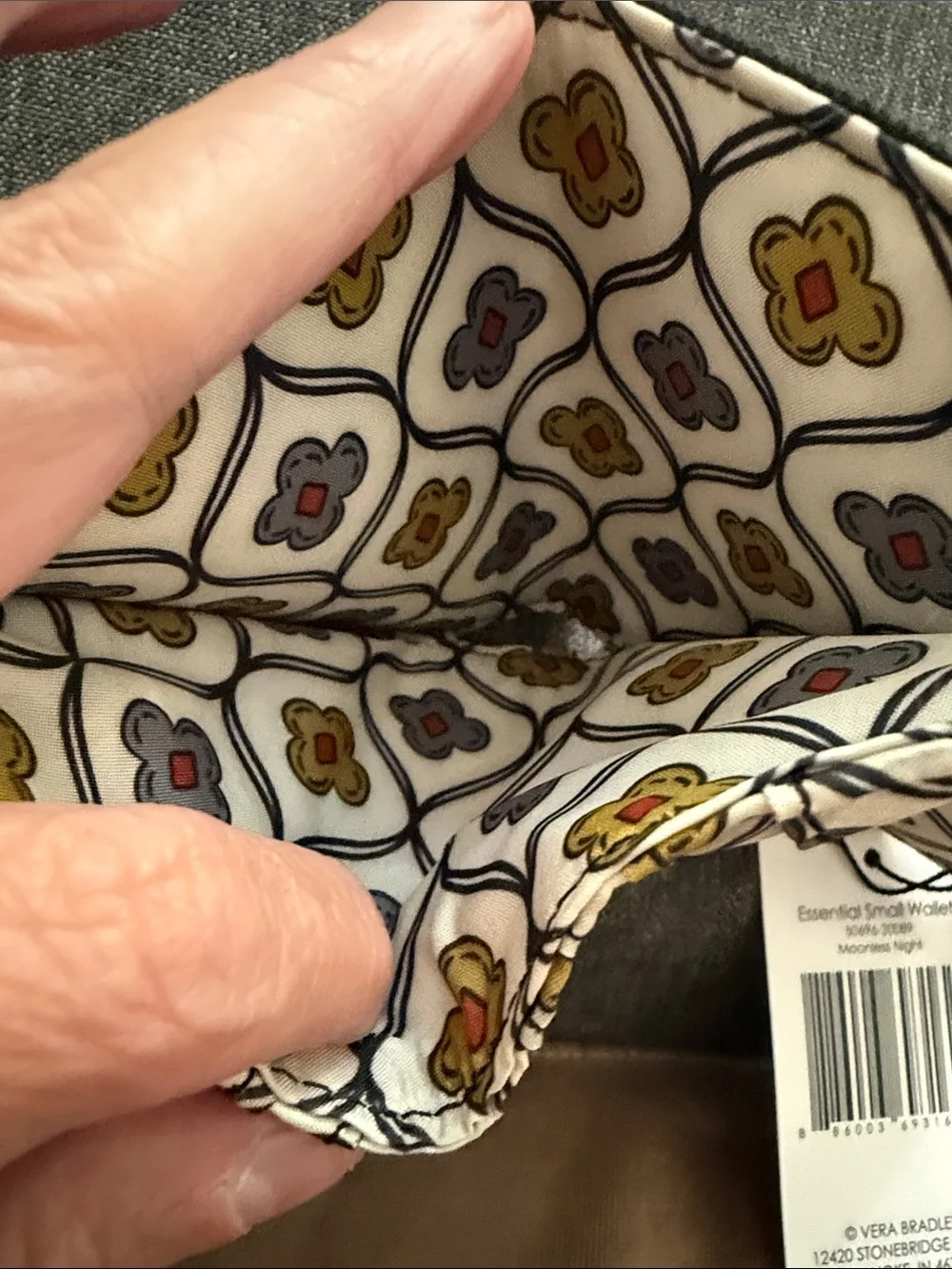 Vera Bradley compact zip